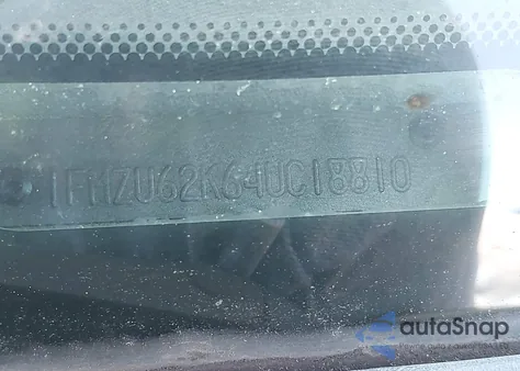 2004 Ford Explorer Xls z USA, uszkodzony, nr VIN 1FMZU62K64UC18810